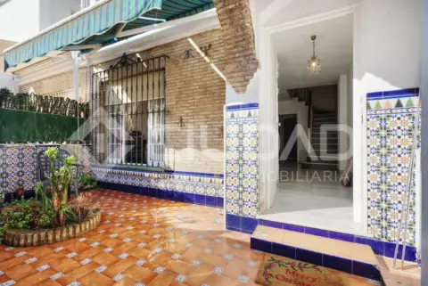 Casa adosada en Centro