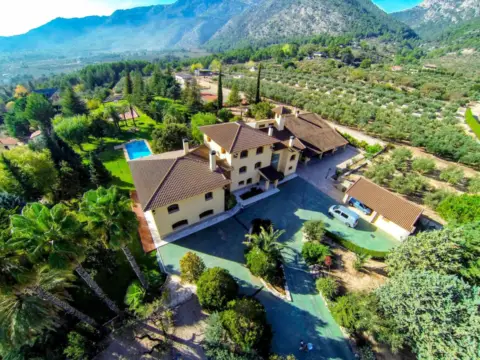 Chalet en Urbanizacion La Plana