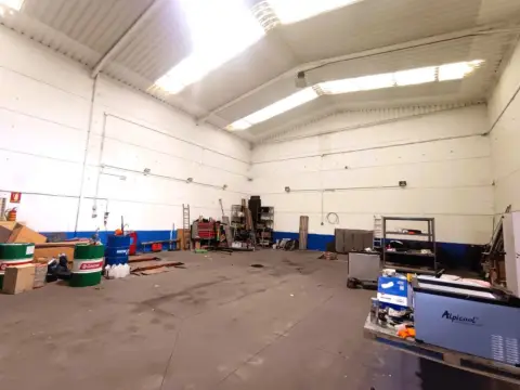 Nave industrial en Poligono Carrehuela