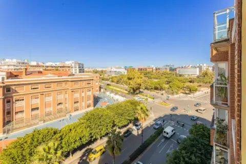 Piso en Avinguda del Regne de València, 81