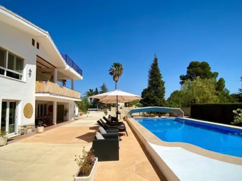 Chalet en El Pilar - Santa Ana