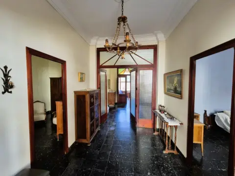 Casa en calle de los Reyes Católicos, 26