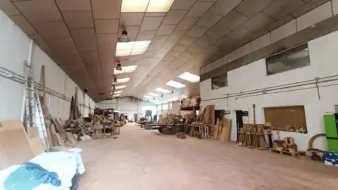 Nave industrial en calle del Timanfaya