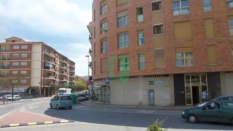 Local comercial en calle de Navarro Villoslada