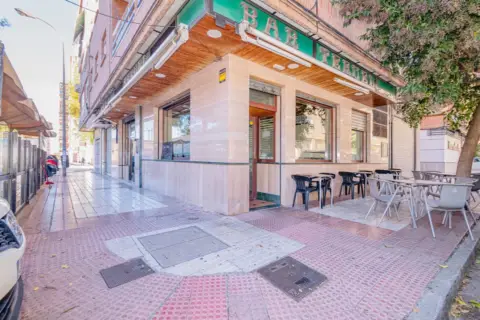 Local comercial en calle Salmón