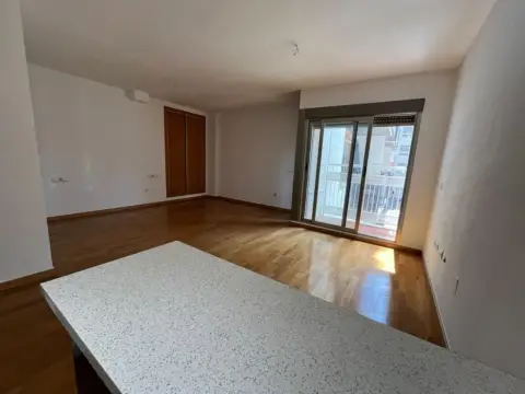 Estudio en Zona Juan Carlos I
