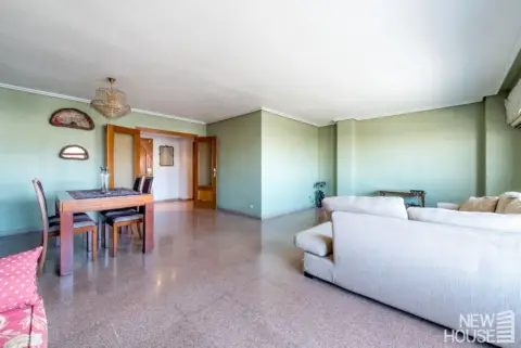 Piso en calle de Bono Guarner