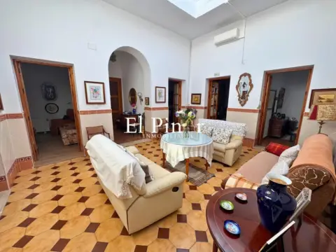 Chalet en calle La Plaza