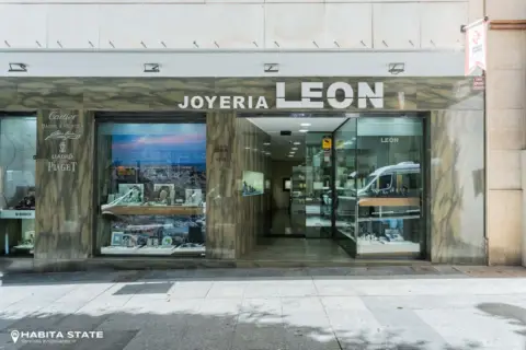 Local comercial en Paseo de Almería, 20