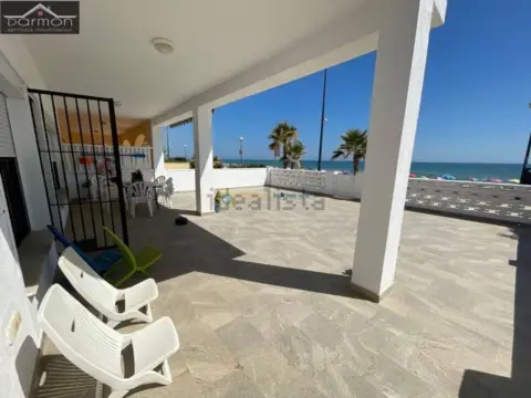 Chalet en 1A Linea de Playa