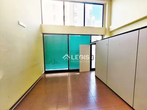 Local comercial en calle del Virrey Abascal