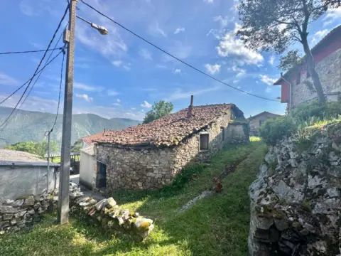 Casa en calle Pevidal