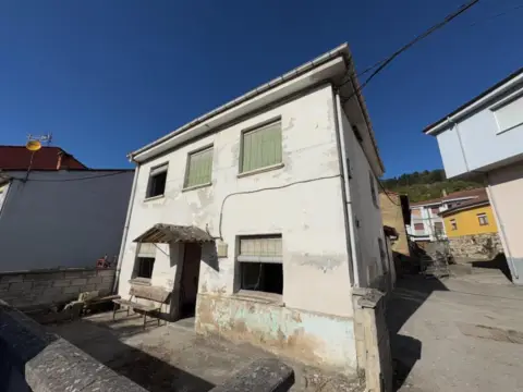 Chalet en calle Pelugano