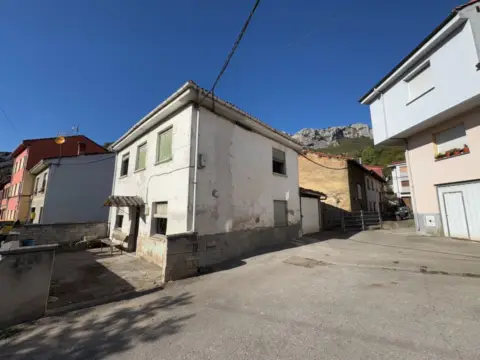 Chalet en calle Pelugano