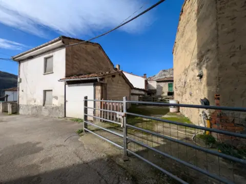 Chalet en calle Pelugano