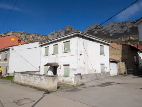 Chalet en calle Pelugano