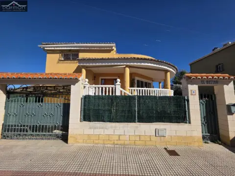 Chalet en Carrer América