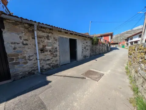 Casa adosada en calle Cuérigo