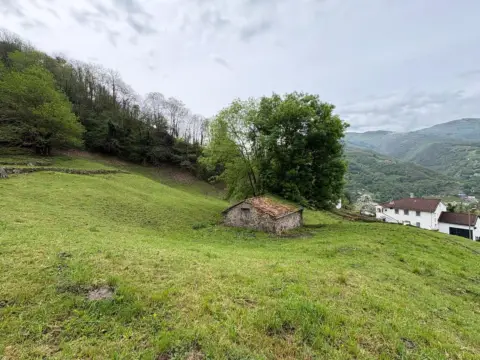 Finca rústica en calle Moreda de Arriba