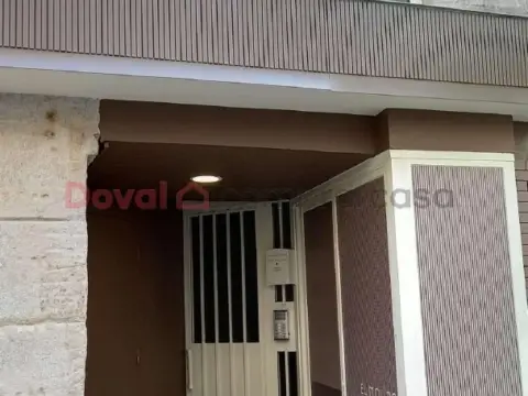 Local comercial en calle de Policarpo Sanz