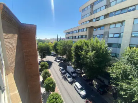 Piso en calle Ronda Pilar