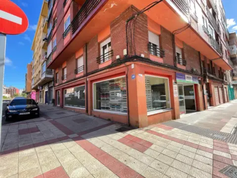 Local comercial en San Mamés- La Palomera