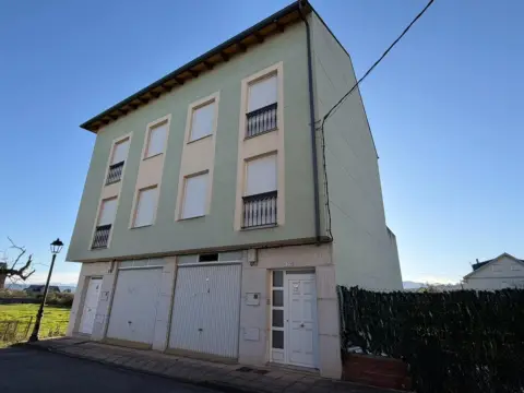 Casa pareada en calle del Monasterio