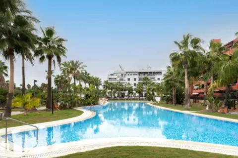 Piso en calle Rector Federico Mayor Zar