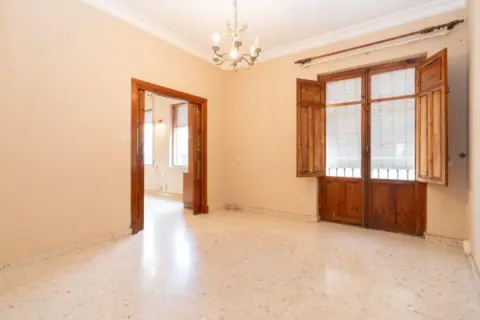 Piso en calle de la Cruz