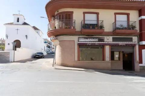 Local comercial en calle Virgen del Pilar