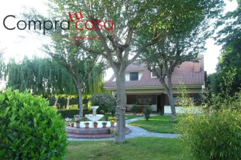 Chalet en Pueblo