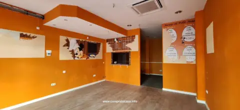 Local comercial en calle del Escultor Marinas, 9