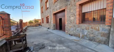 Almacén en calle de la Atalaya, 19