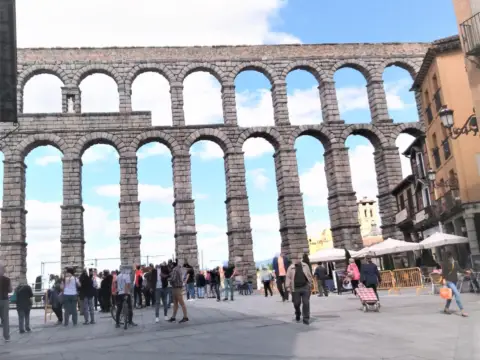 Edificio en Avenida del Acueducto