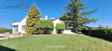 Chalet en calle Peñas Buitreras