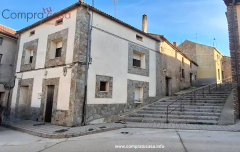 Casa en Carbonero El Mayor