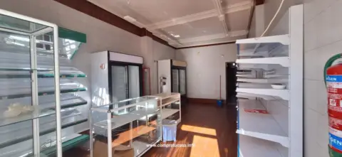 Local comercial en calle del Puente de San Lorenzo
