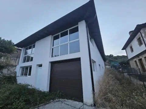 Chalet en calle de las Cruces