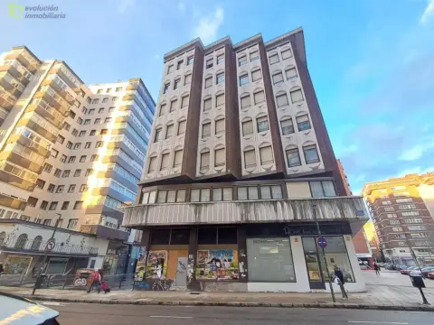 Local comercial en calle de la Virgen del Manzano, 15