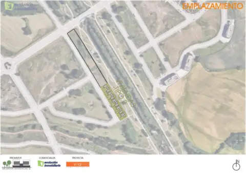 Casa pareada en calle Puente de la Tabla, 17