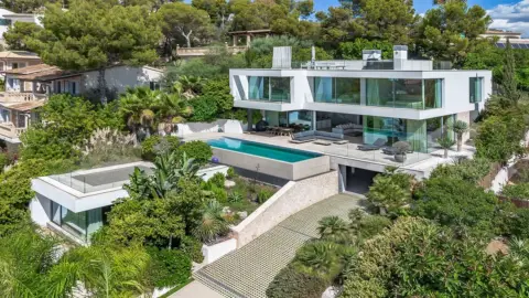Casa en Avinguda de la Tomàs Blanes Tolosa