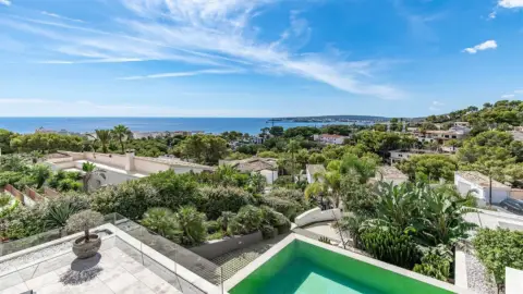 Casa en Avinguda de la Tomàs Blanes Tolosa