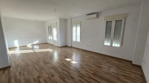 Piso en calle de Almendralejo