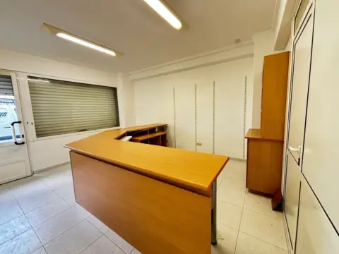 Local comercial en Rúa de Santa Uxía de Ribeira, 2