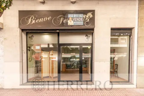 Local comercial en Carrer de la Ciutat de Laval, 32