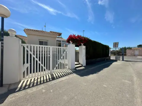 Chalet en calle P Flamenca Cl 3