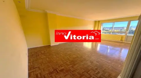 Piso en Txagorritxu-Gazalbide