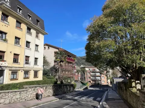 Piso en calle de Jaialai