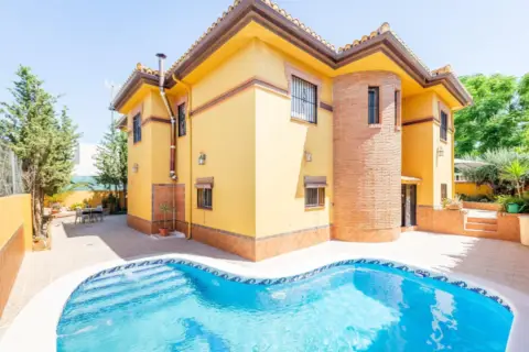 Chalet en calle de Oropéndola, 23