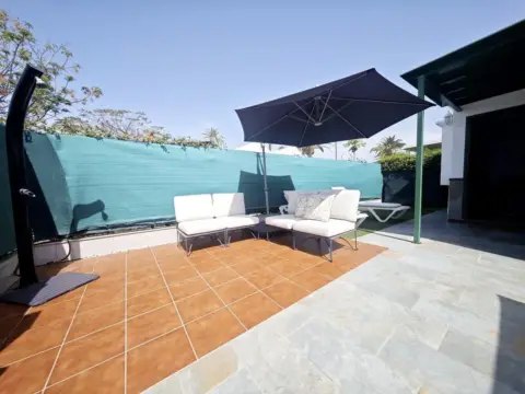 Casa en Avenida Touroperador Thomson Hol.